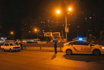 На проспекте Глушкова в Киеве ВАЗ сбил пешехода