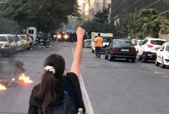 Протесты в Иране: правозащитники заявили о гибели уже 326 человек