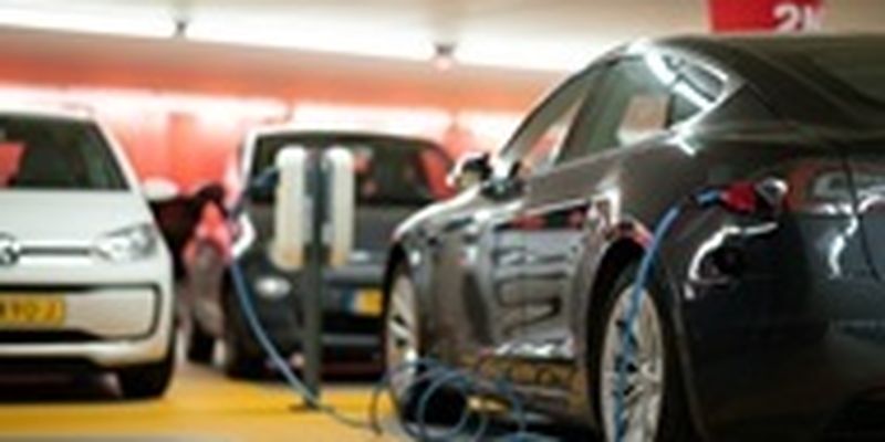 Байден призвал владельцев АЗС снизить цены на бензин