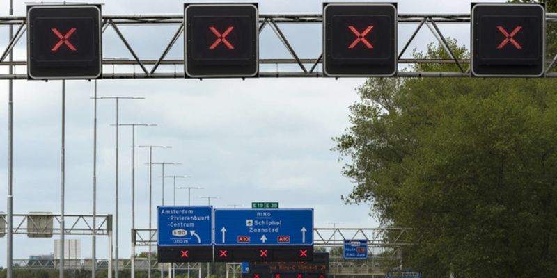 В Нидерландах на дорогах устанавливают “умные” камеры