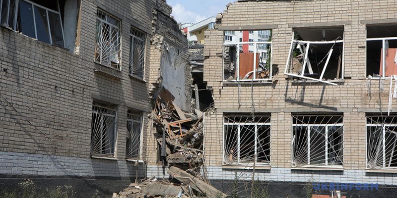 В Украине из-за действий рф повреждены более 2,3 тысячи учебных заведений