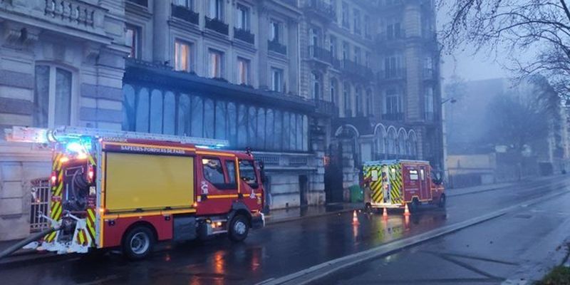В Париже произошел пожар возле музея д’Орсе: пришлось эвакуировать людей