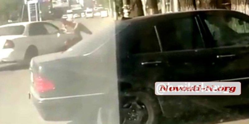 В Николаеве агрессивного участника драки сбил автомобиль