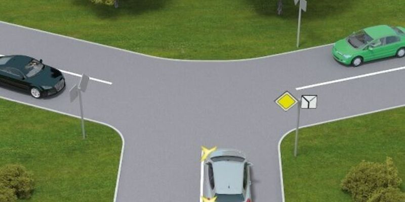 Как поступить водитель авто на перекрестке: задача по ПДД