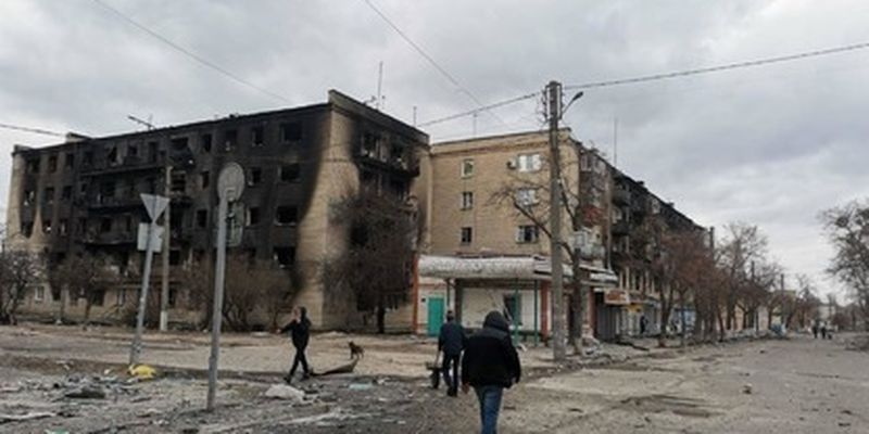 Еще одно военное преступление россиян: в Изюме из-под завалов достали тела 44 мирных жителей
