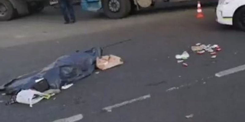 Смертельное ДТП в Киеве: грузовик сбил женщину