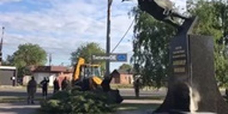 В Харькове демонтировали памятник Александру Невскому