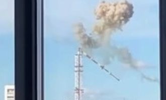 Ракета попала в "шпиль": жуткие детали поражения телебашни в Харькове