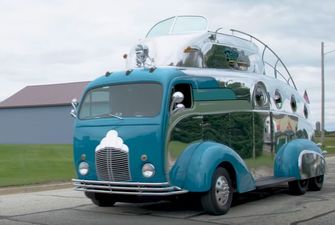 В сети показали самый необычный двухэтажный автобус