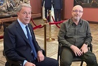 Резников встретился с главой Минобороны Турции