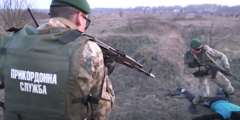 Пограничники раскрыли схемы и расценки на незаконный выезд из Украины