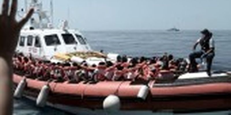 Франція відмовляється приймати десятки мігрантів, врятованих у Середземному морі