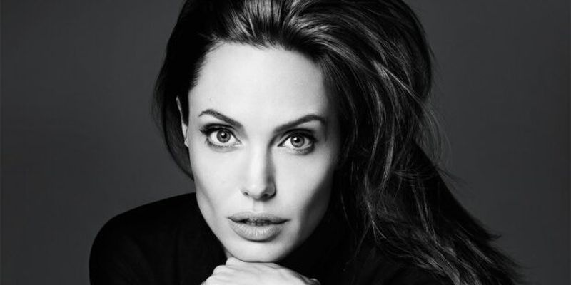 Джоли взбудоражила видом с известной актрисой: "Черт возьми..."