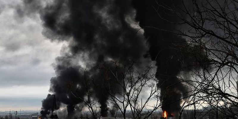 В России взорвался газопровод и начался сильный пожар: столб огня виден за километры
