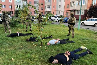 Поліція затримала банду, яка грабувала елітні будинки українців: фото