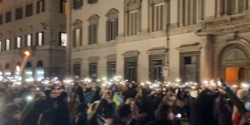В Риме прошла многочисленная демонстрация против войны в Украине: фото и видео