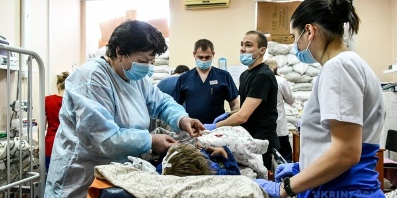 Медики, работающие на захваченных территориях, получают зарплату – Минздрав