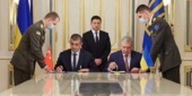 В Україні з'явиться центр з обслуговування турецьких безпілотників Bayraktar: в ОП підписали меморандум