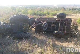 Під Запоріжжям перекинувся трактор: водій отримав смертельні травми