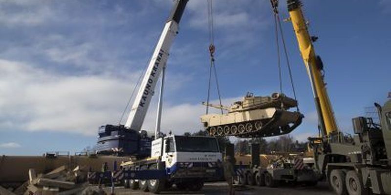 Польща оснащує військо сучасними Abrams: скільки танків і коли отримає Варшава