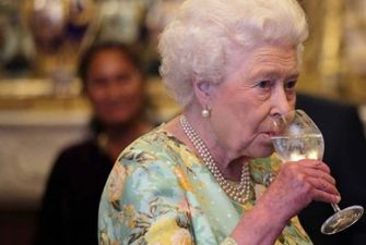 Зізналася: королева Єлизавета не п'є вино
