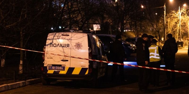 В Киеве во дворе жилого дома прогремел взрыв: появились подробности и фото