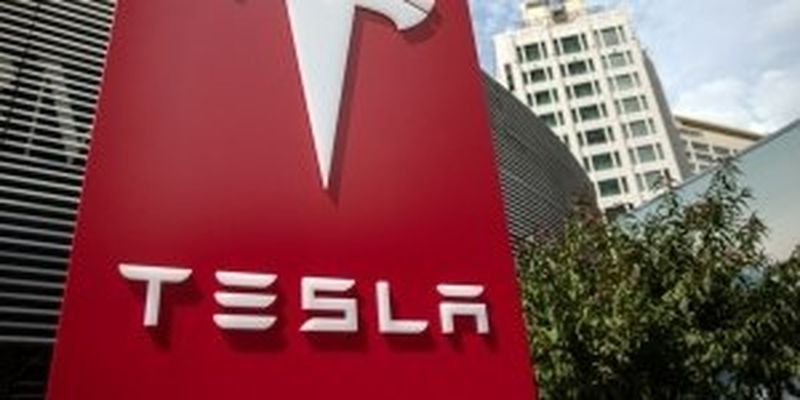 Американские рабочие Tesla предупредили, что Model 3 на заводе «ремонтируют» изолентой