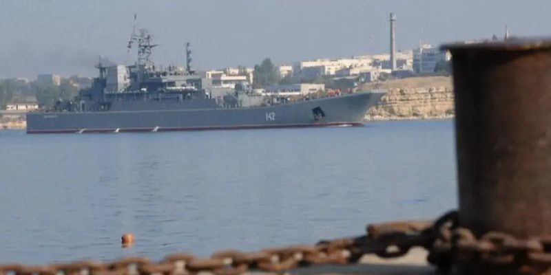 Десантные корабли РФ подкрались к берегам Испании: подробности от Минобороны страны