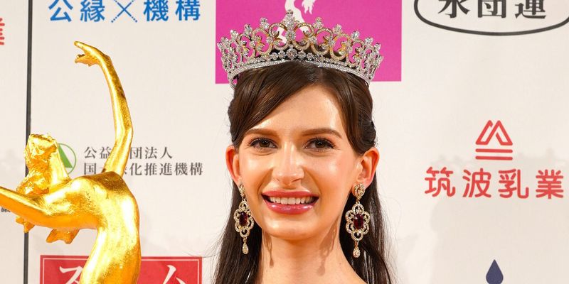 Модель украинского происхождения выиграла конкурс "Мисс Япония-2024" и разожгла расовый скандал/Королева красоты имеет европейскую внешность