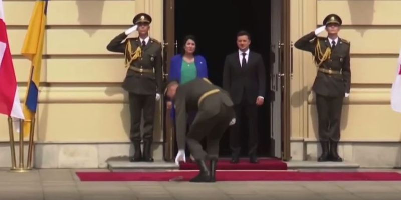 В Киеве проходит официальный визит президентки Грузии: без казусов с нашей стороны не обошлось