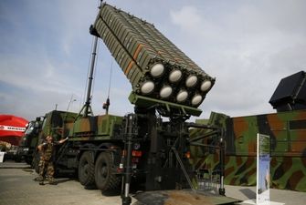 Франция передаст Украине системы ПВО в ближайшие недели - Макрон