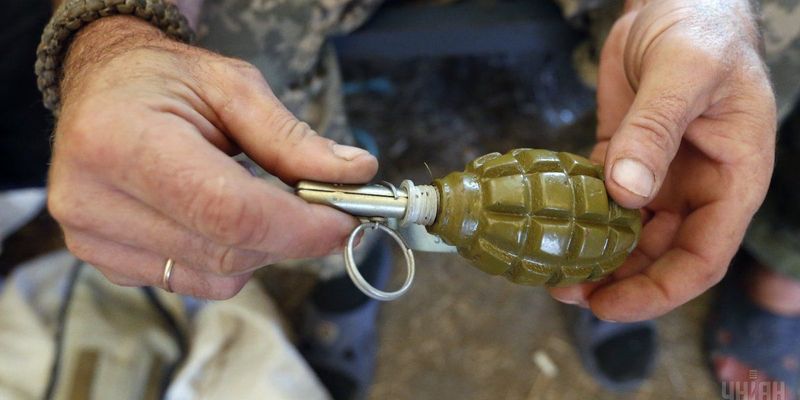 В Одесі двох військовослужбовців затримано під час спроби продати 15 гранат