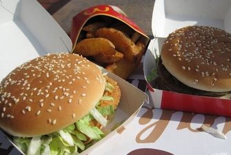 Екс-співробітник McDonald's зізнався, що клав клієнтам додатковий наггетс