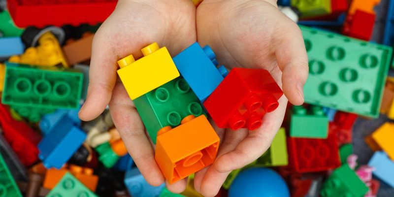 Небезпечні іграшки всюди: експерт порадила, як уберегти дитину від травм