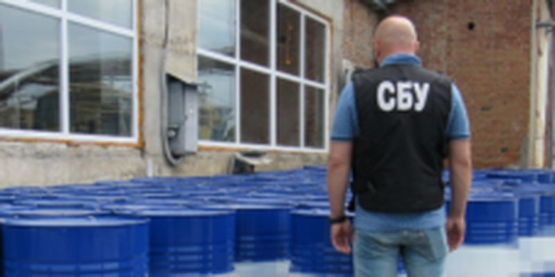 Завод закапывал тонны опасных отходов: на Виннитчине предотвратили экокатастрофу