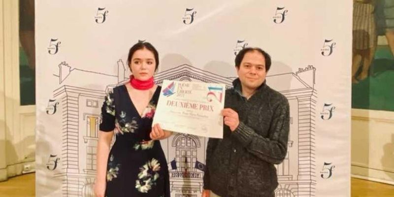 Українська школярка стала переможницею всесвітнього поетичного конкурсу в Парижі