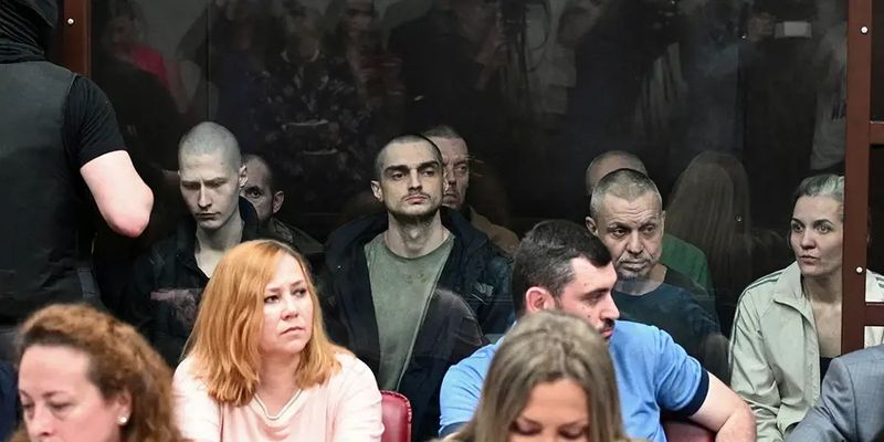 Правозахисник про суд над "азовцями": Путін влаштував виставу, щоб догодити обивателям