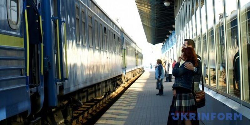 Поезд Киев – Рахов будет останавливаться в Черновцах