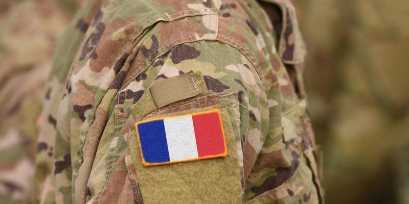 Половина французской молодежи готова воевать в Украине, чтобы защитить Францию, - опрос