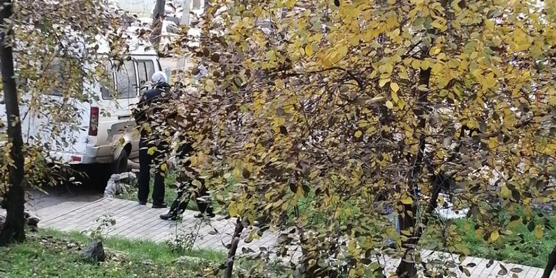 В Харькове возле магазина нашли труп обнаженного парня