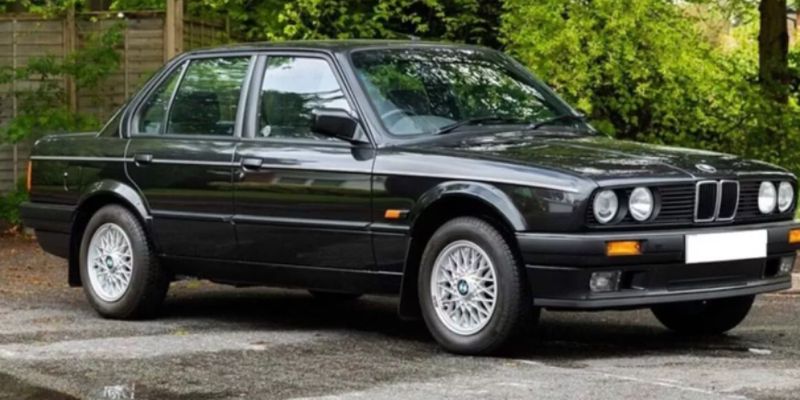 В Великобритании обнаружен 32-летний BMW E30 в состоянии нового авто