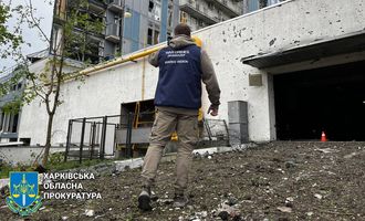 Повреждены десятки автомобилей и шестеро раненых: детали ночного обстрела Харькова