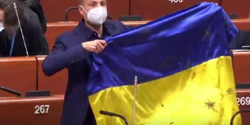 Введение санкций против Гончаренко из-за флага Украины в ПАСЕ перенесли
