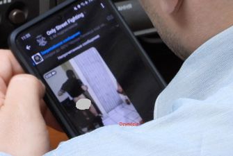 Нардеп от "Слуги народа" смотрел в Раде жесткое видео с полуголым мужчиной