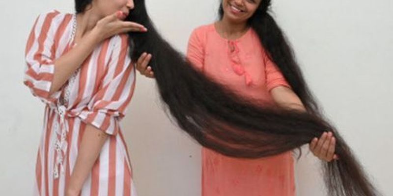 Впервые за 12 лет: девушка с самыми длинными волосами коротко подстриглась