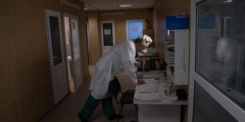 В Киеве за сутки – 976 случаев коронавируса, 14 больных умерли