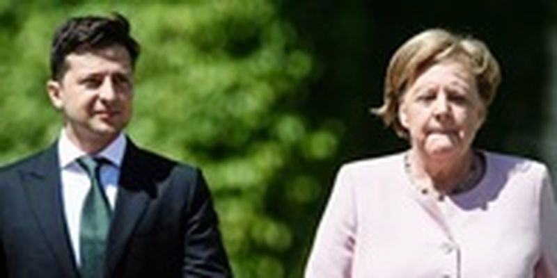 У Меркель ответили на обвинения Зеленского