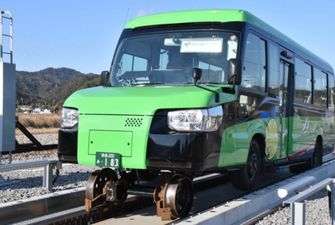 На дороги Японии вышел гибрид поезда и автобуса