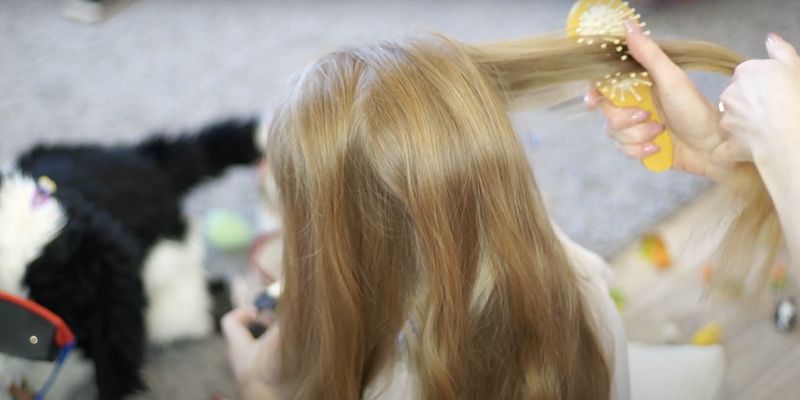Приметы на 3 июня: что нельзя делать и почему нужно часто расчесывать волосы 