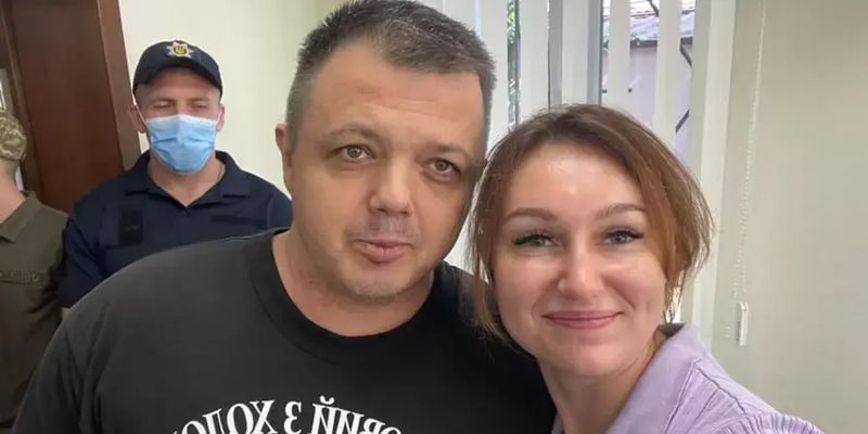 Супруга арестованного Семенченко заявила, что ей тоже вручили подозрение
